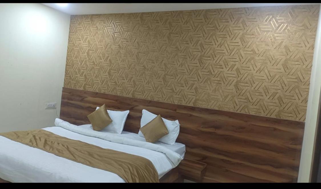 Siddi Vinayaka Hotel Hyderabad Exteriör bild