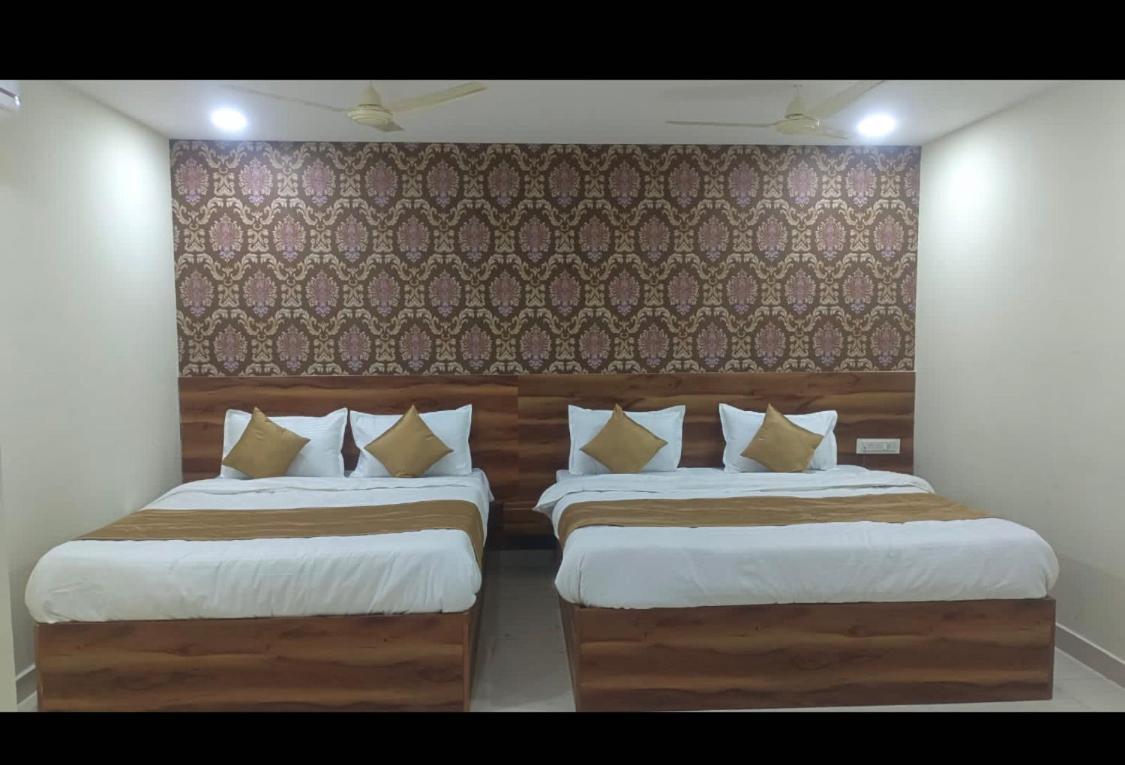 Siddi Vinayaka Hotel Hyderabad Exteriör bild